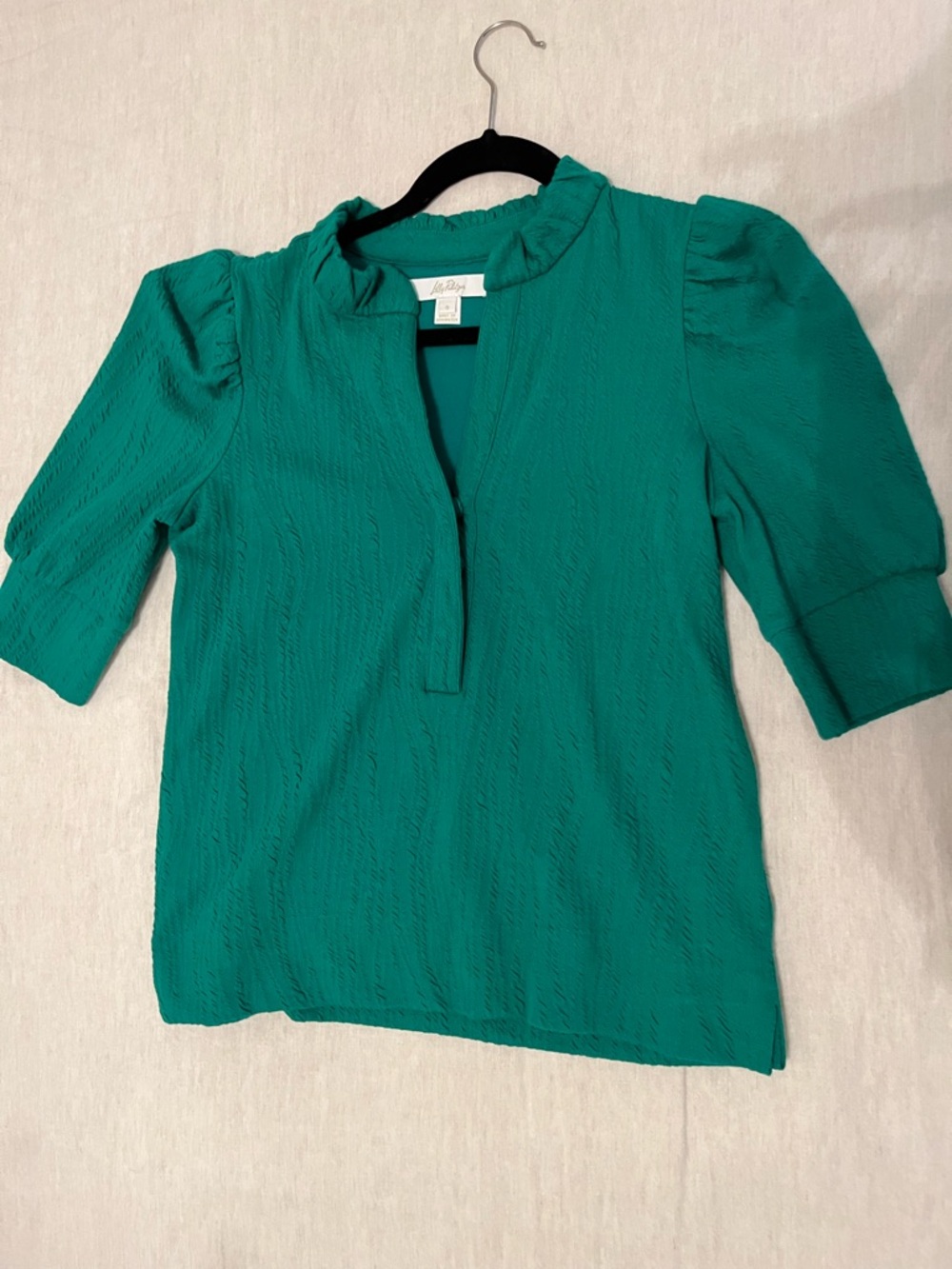 Lilly Pulitzer Green Textured Ruffle Split-Neck Puff Sleeve Top